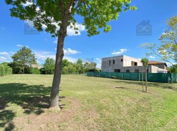 Terreno · 1061m² · Espectacular Terreno/lote en Barrio Los Jazmines! Escrituracion Inmediata Permuta por Departamento