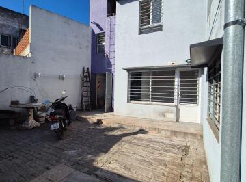 PH de 3 ambientes, Quilmes · Alquiler de Departamento, Tipo PH Sobre Av Mitre, en Ezpeleta