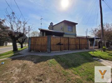 Casa · 180m² · 5 Ambientes · 2 Cocheras · Casa en Venta - 4 Dorm. 3 Baños - 180 m² - El Talar