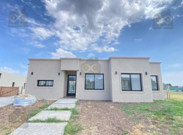 Casa · 161m² · 5 Ambientes · 1 Cochera · Casa en Venta en Santa Elisa, Pilar del Este, Pilar