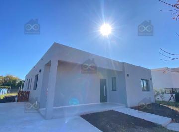 Casa · 185m² · 5 Ambientes · 1 Cochera · Casa en Venta en Santa Lucia, Pilar del Este, Pilar