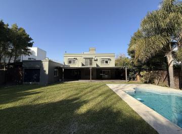 Casa · 165m² · 4 Ambientes · 4 Cocheras · Venta Casa Santa Maria de Tigre - Amarra Propia - Apto Credito