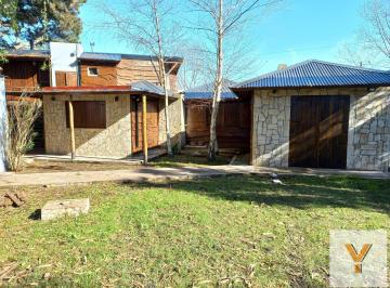 Edificio · 200m² · 5 Ambientes · 3 Cocheras · Complejo de Cabañas en Venta - 2 Dorm. 2 Baños - 750 m² - Mar Chiquita