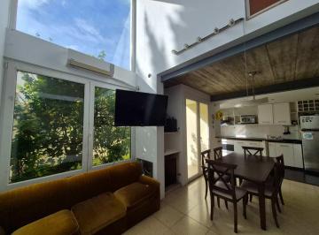 Casa · 203m² · 8 Ambientes · 2 Casas 8 Ambientes Venta Olivos Cochera Jardin