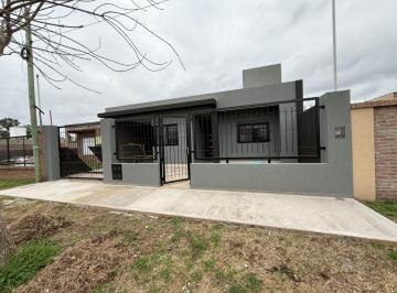 Casa · 103m² · 3 Ambientes · 2 Cocheras · Casa 2 Dorm. a Estrenar en Lomas de Alicia Granadero Baigorria