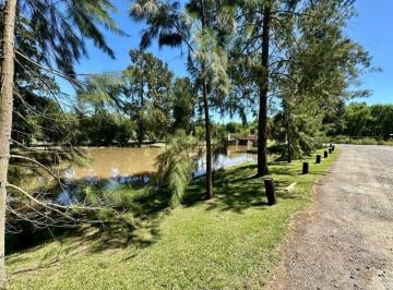 Terreno · 1080m² · Lote en Venta en El Barrio Cube con Bajada Propia