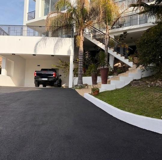 Casa · 350m² · 6 Ambientes · 2 Cocheras
