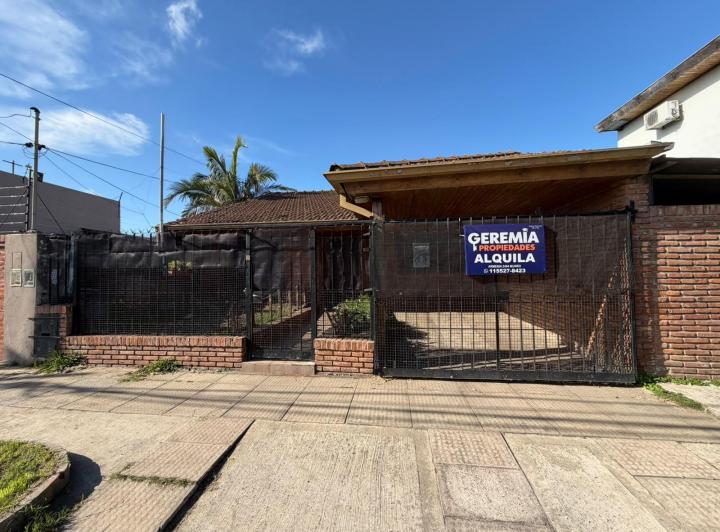 Casa · 90m² · 4 Ambientes · 1 Cochera