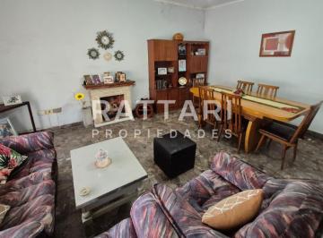 Casa de 5 ambientes, La Matanza · Venta de Casa en Lote Propio de 5 Ambientes con Patio. Rafael Castillo Centro