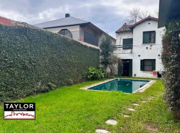 Casa · 200m² · 5 Ambientes · 1 Cochera · Excelente Casa de 5 Ambientes en Vicente López