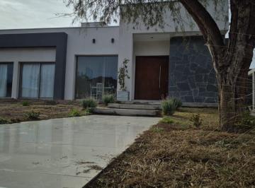 Casa · 127m² · 4 Ambientes · 1 Cochera · Casa en Venta