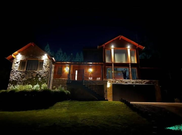 Casa · 265m² · 5 Ambientes · 2 Cocheras