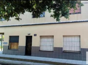 Casa · 179m² · 4 Ambientes · 1 Cochera · Casa en Venta - 3 Dorm. 2 Baños - Cochera - 207 m² - Banfield
