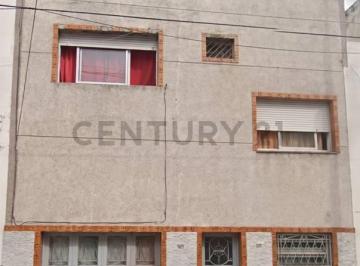 Casa · 99m² · 4 Ambientes · 1 Cochera · Venta Casa 4 Ambientes a Refaccionar Liniers 3 Dorm. Lote Propio