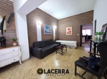 Casa de 3 ambientes, Vicente López · Casa 3 Ambientes con Cochera en Carapachay Apto Crédito