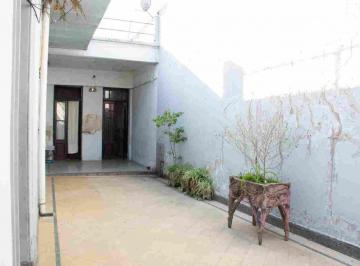 Casa · 254m² · 8 Ambientes · Parque Patricios Lote 290 m² Para Desarrollo