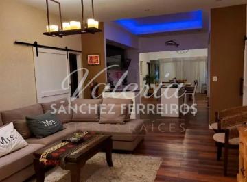 Casa · 250m² · 6 Ambientes · 4 Cocheras · Casa en Venta Las Acacias 6 Ambientes