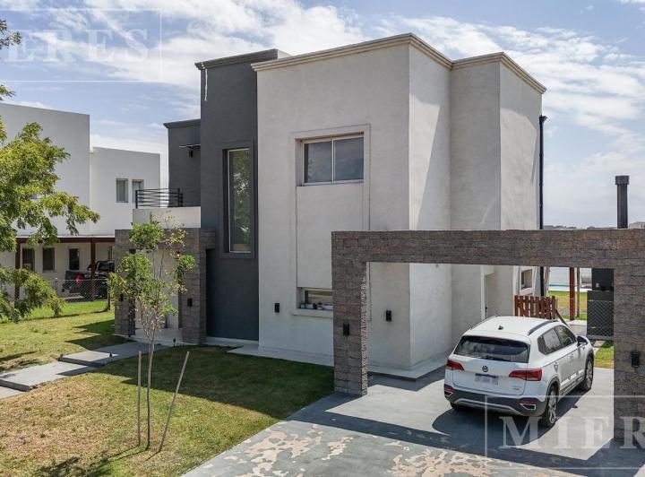 Casa · 170m² · 4 Ambientes