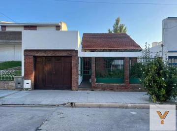 Casa · 170m² · 5 Ambientes · Casa en Venta - 3 Dorm. 3 Baños - 430 m² - Mar del Plata