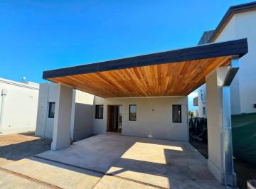 Casa · 157m² · 4 Ambientes · 2 Cocheras · A Estrenar! Country Las Cañas Casa de 3 Dorm. C/ Cochera y Fondo, Lote Central