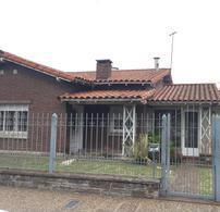 Casa · 120m² · 4 Ambientes · 2 Dorm. 2 Baños - Vta. Directa - Apto Credito - Oportunidad!