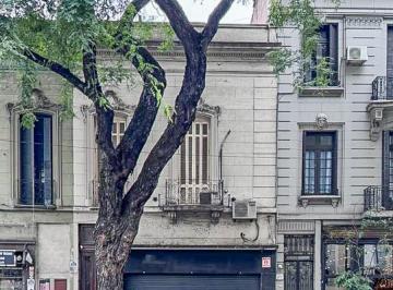 Casa · 298m² · 6 Ambientes · Local con Vivienda en Lote Propio de 7,60 m X 18 m Mas 1,80 m X 10 m. con Terraza