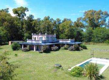 Casa · 180m² · 5 Ambientes · Venta Casa 5 Ambientes en Benquerencia Farm Club