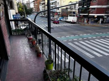 Departamento de 4 ambientes, Colegiales · Departamento de 4 Ambientes con Balcón Corrido Al Frente – Colegiales
