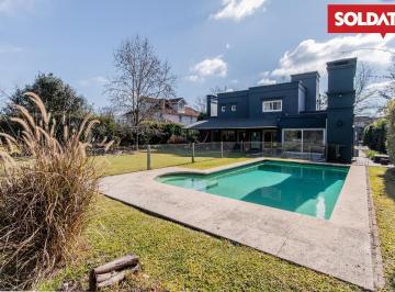 Casa · 242m² · 6 Ambientes · Soldati, en Exclusiva, Vende en Ayres de Pilar Casa Muy Solida. Excelente Lote, Piscina