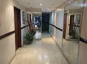 Departamento de 2 ambientes, Caballito · Departamento 2 Amb. en Excelente Ubicación en Planta Baja