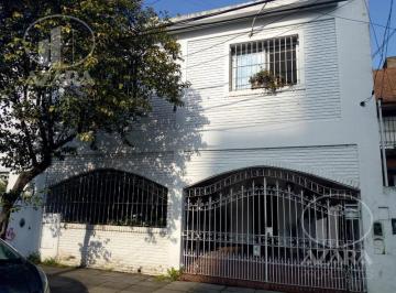 Casa · 180m² · 5 Ambientes · 2 Cocheras · Casa - Olivos