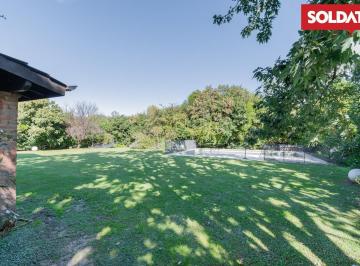 Casa · 265m² · 5 Ambientes · 2 Cocheras · La Delfina, 1200 m² Lote. Casa Muy Sólida, 4 Cuartos