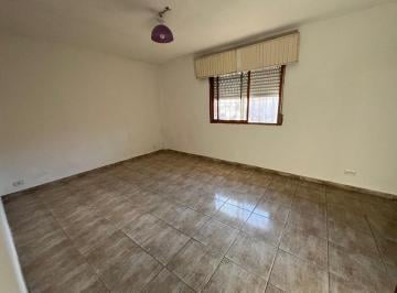 Casa · 150m² · 3 Ambientes · 1 Cochera · Venta Casa 3 Ambientes Quincho y Cochera Libertad