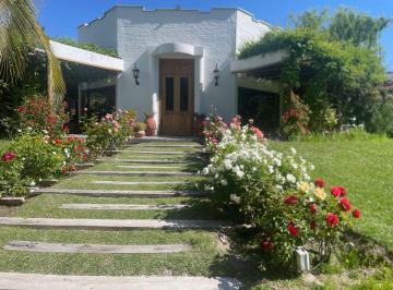 Casa · 370m² · 7 Ambientes · Venta - Casa Barrio La Capilla - Vistalba - Mendoza