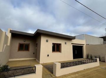 Casa · 157m² · 5 Ambientes · 1 Cochera · Casa en Venta en Olavarria 999
