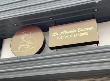 Local comercial · 3 Ambientes · 1 Cochera · Local en Manantiales