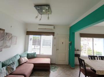 Casa · 112m² · 3 Ambientes · 1 Cochera · Venta Casa 3 Amb, Quincho, Parque Ituzaingo N a Cre