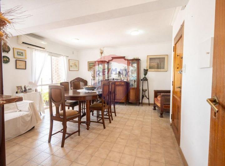Departamento · 100m² · 8 Ambientes · 1 Cochera