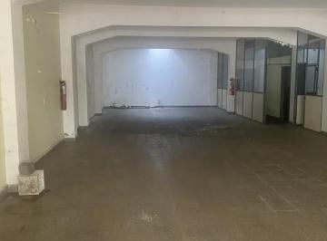Local comercial · 250m² · Oportunidad Local Comercial en Olivos - Golf