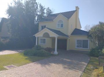 Casa · 200ha · 4 Ambientes · 1 Cochera · Casa en Venta Las Praderas de Lujan