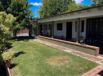 Casa · 180m² · 5 Ambientes · 1 Cochera · Casa en Venta Villa Elisa