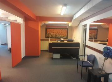 Oficina comercial · 238m² · 4 Ambientes · 1 Cochera · Oficina en Microcentro