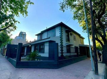 Casa · 291m² · 7 Ambientes · 4 Cocheras · Venta de Casa en Ciudad de Mendoza