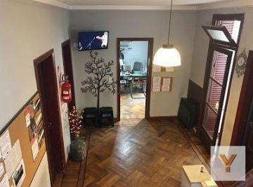 Edificio · 260m² · 7 Ambientes · Edificio Comercial en Alquiler - 3 Baños - 280 m - Caballito