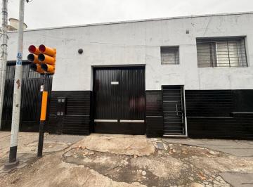 Bodega-Galpón · 445m² · 3 Ambientes · Galpón de 400 m² en Alquiler en Avellaneda