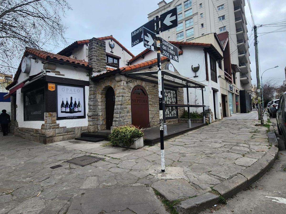 Chalet de 4 ambientes con uso comercial + Fondo de Comercio "Puerto Vino"