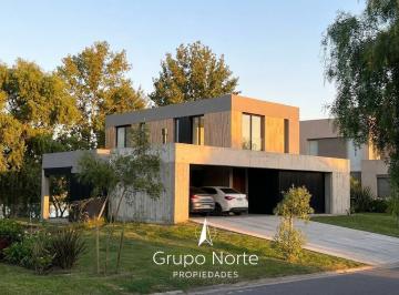 Casa · 230m² · 5 Ambientes · 6 Cocheras · Casa en Alquiler en El Cantón Norte, Escobar.