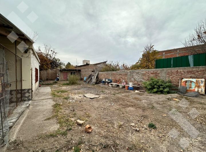 Terreno · 711m²