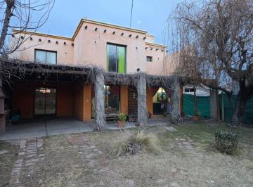 Casa · 152m² · 6 Ambientes · 1 Cochera · Casa en Alquiler en Vistalba