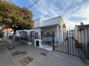 Casa · 120m² · 4 Ambientes · Casa en Lobos
